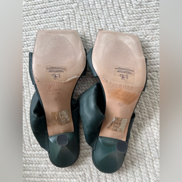NWOT Alohas Forest Green Twisted Strap Heel - Picture 10 of 11